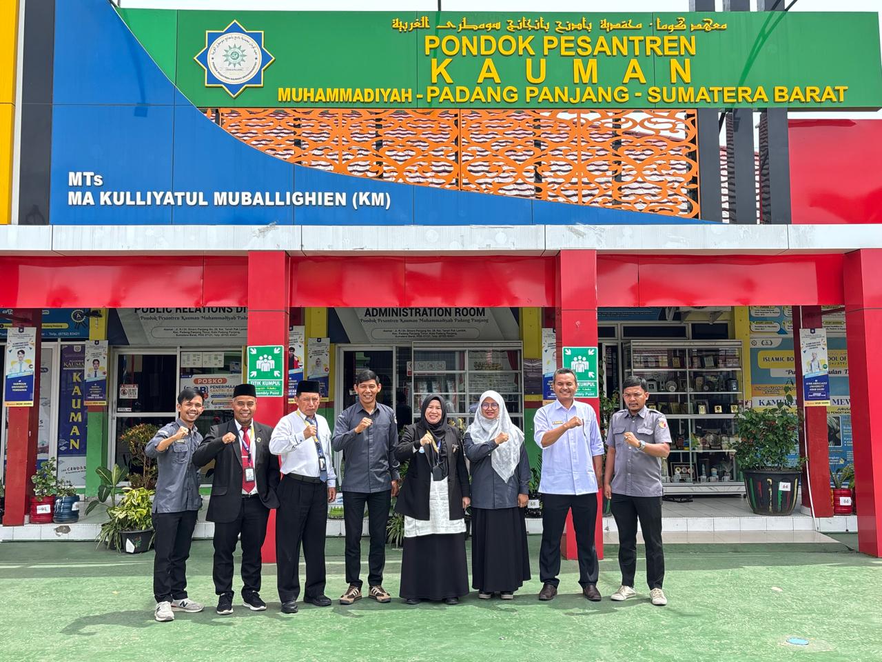 Foto bersama Bawaslu kota Padang Panjang bersama unsur pimpinan KM Muhammadiyah