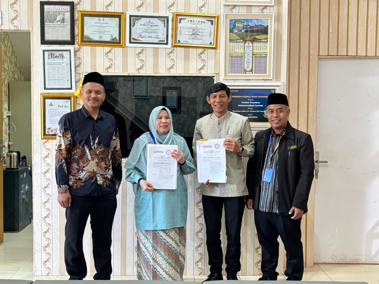 Foto bersama dengan Mudir Kauman Muhammadiyah Padang Panjang