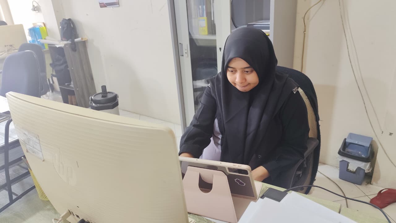 Staf PPPS Bawaslu Kota Padang Panjang mengikuti koordinasi teknis secara daring (Zoom Meeting) bersama Bawaslu Provinsi Sumatera Barat pada Selasa (10/02/2026)