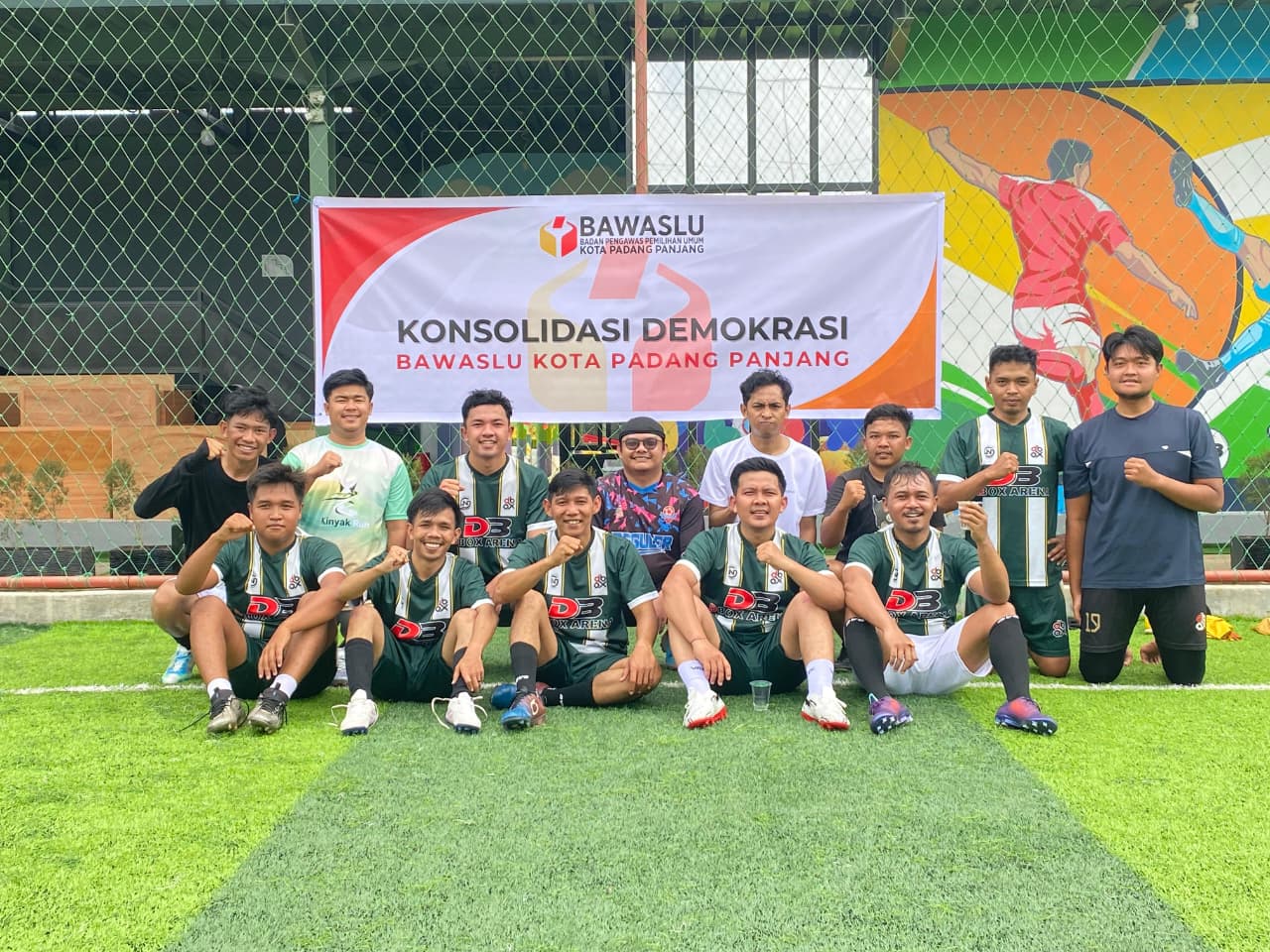 Selasa (17/02) bertempat di D'Box Arena, dilaksanakan kegiatan Mini Soccer sebagai wadah konsolidasi demokrasi antara Bawaslu, LPM, Karang Taruna, KNPI dan masyarakat sipil.