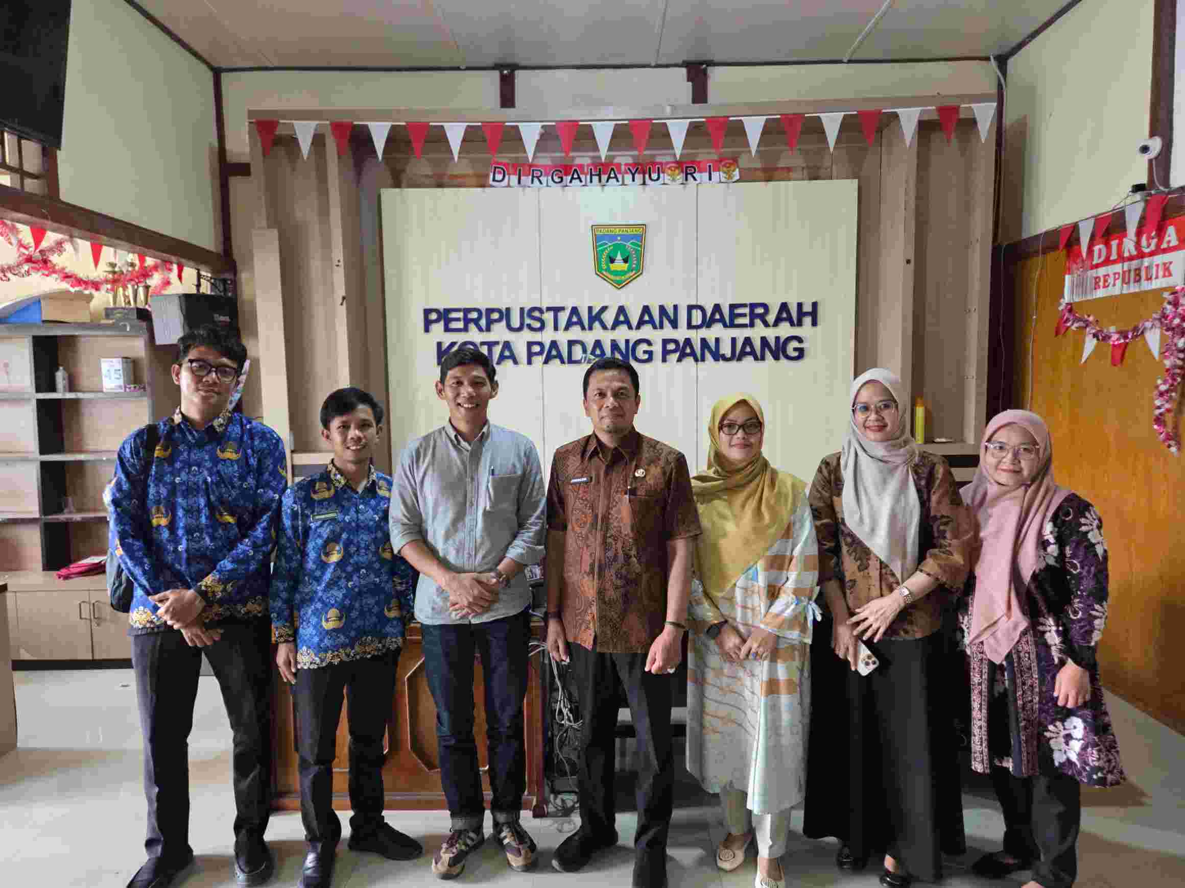 Koordinasi terkait implementasi Reformasi Birokrasi (RB) ke Dinas Perpustakaan dan Kearsipan Kota Padang Panjang pada Kamis (16/04/2026).