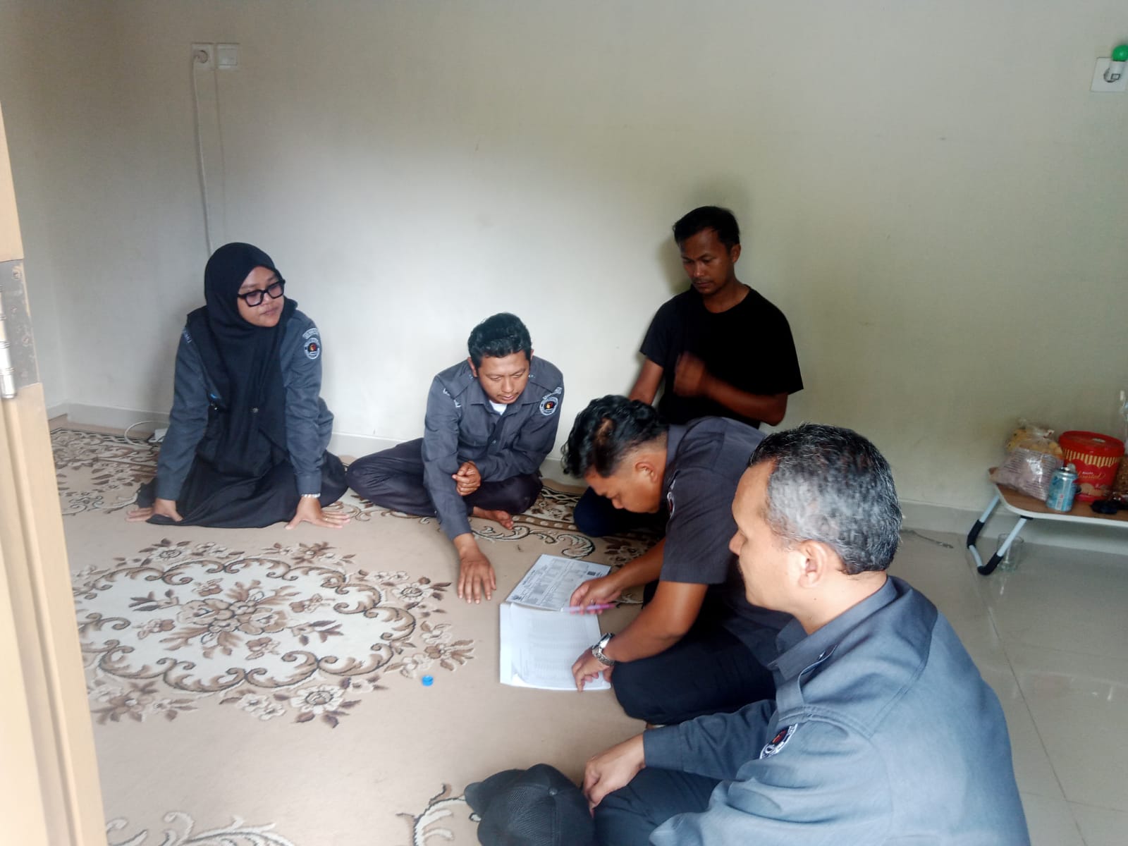 Uji Petik Pemutakhiran Daftar Pemilih Berkelanjutan (PDPB) Triwulan I Tahun 2026 sebagai langkah pengawasan pasca-pelaksanaan Coklit Terbatas oleh KPU Kota Padang Panjang.