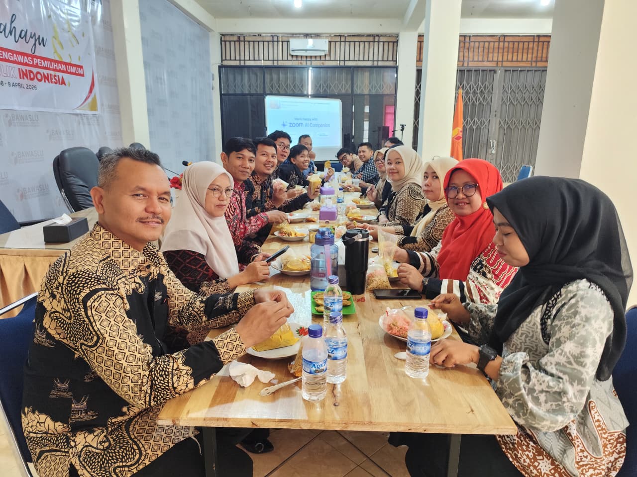 Acara syukuran sederhana di kantor sekretariat pada Rabu (09/04/2026).