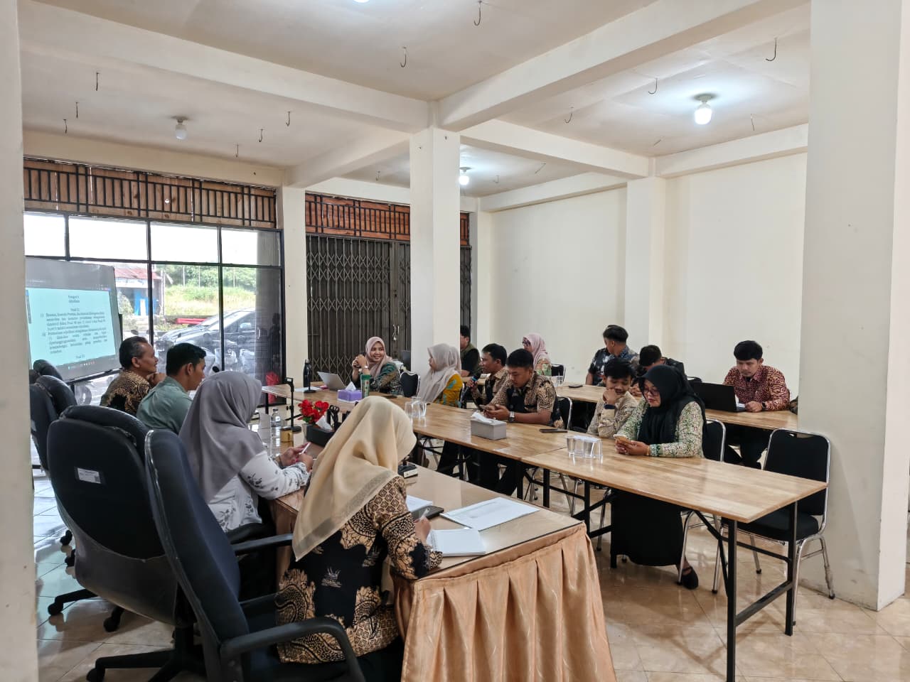  Bawaslu Kota Padang Panjang melanjutkan rangkaian program penguatan kapasitas internal dengan membedah secara mendalam alur penyelesaian sengketa proses Pemilu, khususnya pada tahapan adjudikasi