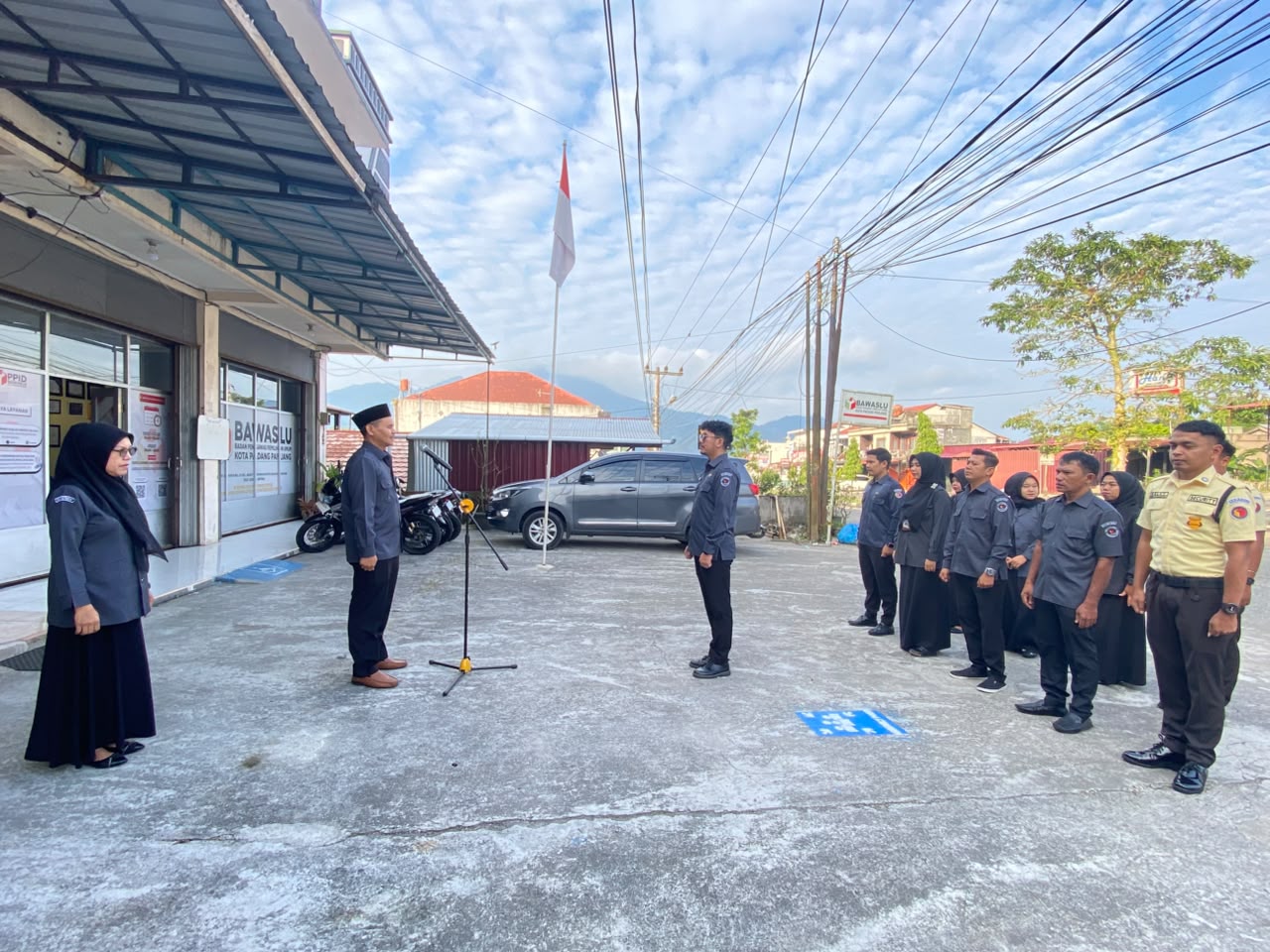 Bawaslu Kota Padang Panjang kembali menggelar apel pagi rutin pada Senin (29/06/2026).