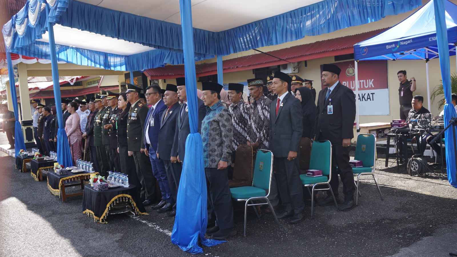 Ketua Bawaslu Kota Padang Panjang, Hidayatul Fajri, menghadiri Upacara dan Syukuran Peringatan Hari Bhayangkara ke-80 yang digelar di Halaman Markas Kepolisian Resor (Polres) Padang Panjang pada Rabu (01/07/2026).