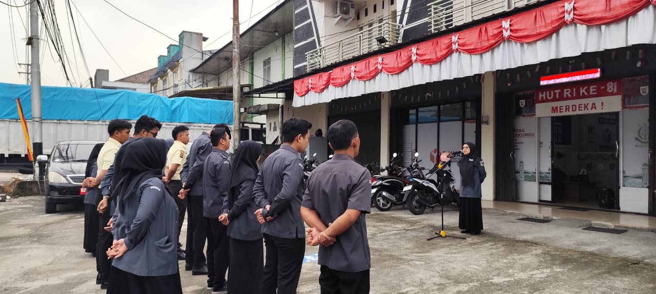 Bawaslu Kota Padang Panjang kembali menggelar Apel Pagi Rutin di halaman Kantor Bawaslu Kota Padang Panjang pada Senin (24/08/2026).