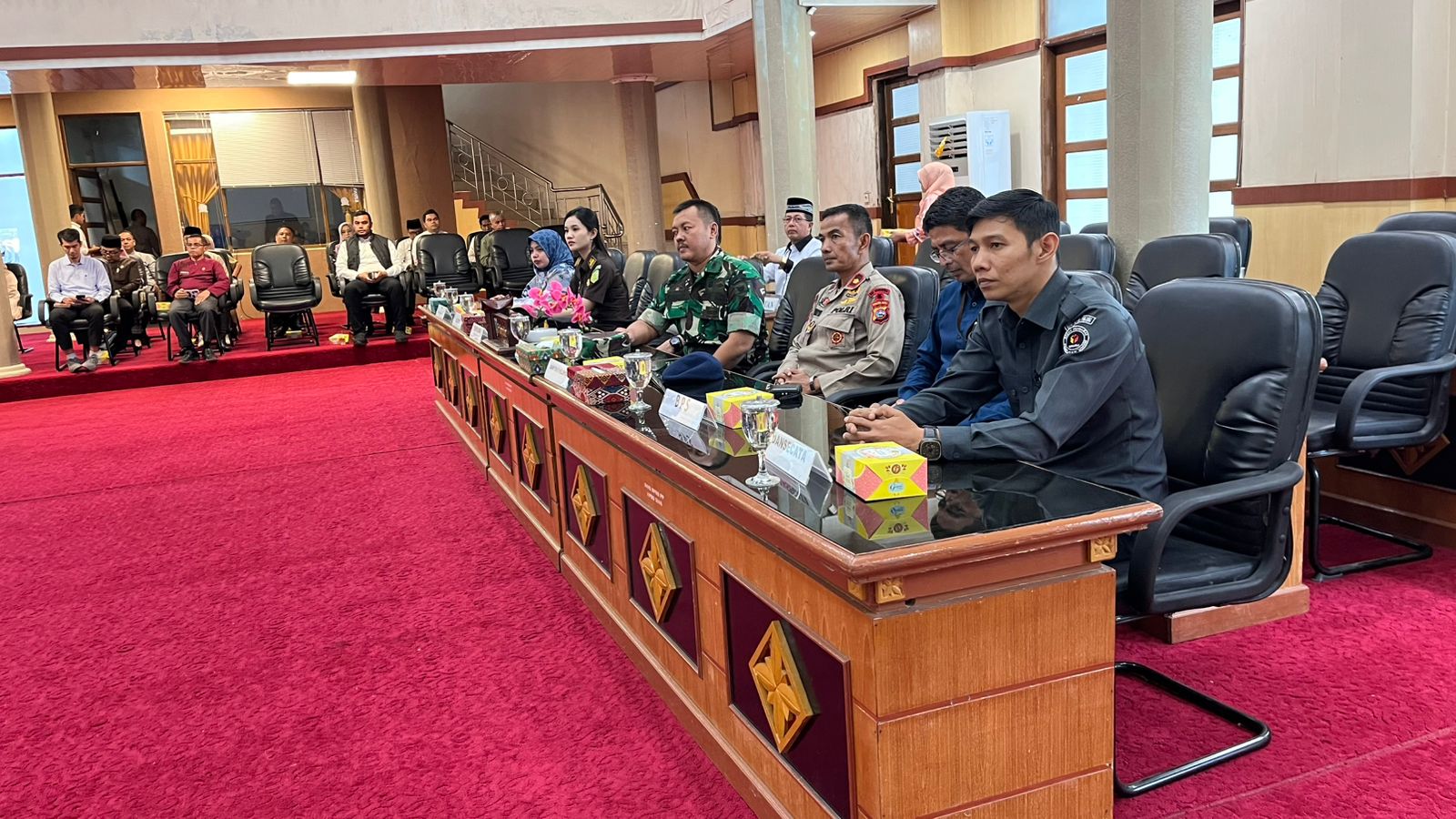 Ketua Bawaslu Kota Padang Panjang, Hidayatul Fajri, menghadiri Rapat Paripurna Dewan Perwakilan Rakyat Daerah (DPRD) Kota Padang Panjang yang berlangsung pada Kamis (03/09/2026).