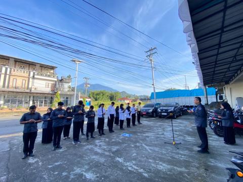 Bawaslu Kota Padang Panjang kembali menggelar Apel Pagi Rutin di halaman Kantor Bawaslu Kota Padang Panjang pada Senin (10/08/2026)