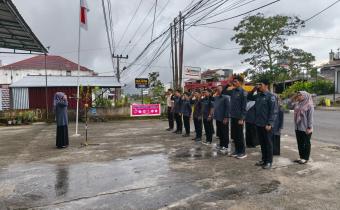 Koordinator Sekretariat Bawaslu Kota Padang Panjang Pimpin Apel Pagi