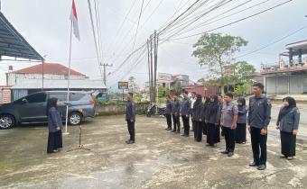 Bawaslu Kota Padang Panjang kembali mengawali pekan dengan pelaksanaan Apel Rutin di halaman kantor sekretariat pada Senin (20/04/2026).