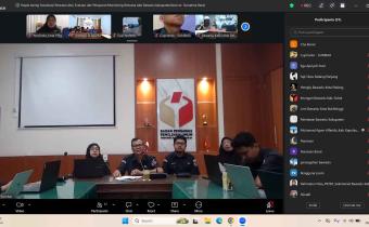 Rapat daring mengenai "Sosialisasi Rencana Aksi, Evaluasi, dan Pelaporan Monitoring Rencana Aksi Bawaslu Kabupaten/Kota se-Sumatra Barat" pada Senin (18/05/2026).