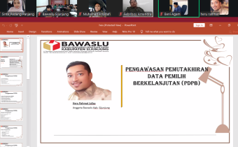 Jajaran Pimpinan Bawaslu Kota Padang Panjang mengikuti kegiatan SEPAKAT (Senin Pengawas Berkomitmen dan Bermartabat) secara virtual pada Senin (27/07/2026).