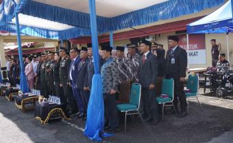 Ketua Bawaslu Kota Padang Panjang, Hidayatul Fajri, menghadiri Upacara dan Syukuran Peringatan Hari Bhayangkara ke-80 yang digelar di Halaman Markas Kepolisian Resor (Polres) Padang Panjang pada Rabu (01/07/2026).