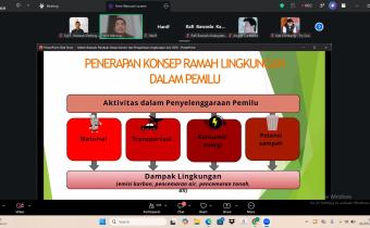 Jajaran Pimpinan Komisioner bersama Kepala Sekretariat Bawaslu Kota Padang Panjang mengikuti Rapat Koordinasi (Rakor) Nasional "Jum’at Sehati dan Jumpa Berlian" secara daring dari Kantor Bawaslu Kota Padang Panjang pada Rabu (01/07/2026).