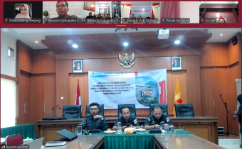 Bawaslu Kota Padang Panjang mengikuti rapat sosialisasi pendelegasian kewenangan pemberian izin cuti Aparatur Sipil Negara (ASN) yang digelar oleh Bawaslu Provinsi Sumatera Barat secara daring pada Selasa (15/09/2026).