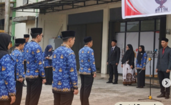 Bawaslu kota Padang Panjang melaksanakan upacara peringatan Hari Kesaktian Pancasila, Kamis (1/10) bertempat di lapangan kantor.