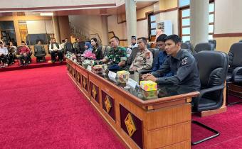 Ketua Bawaslu Kota Padang Panjang, Hidayatul Fajri, menghadiri Rapat Paripurna Dewan Perwakilan Rakyat Daerah (DPRD) Kota Padang Panjang yang berlangsung pada Kamis (03/09/2026).